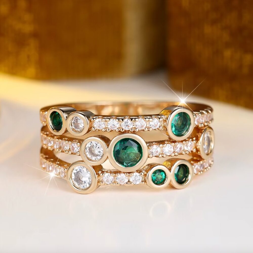 NEW 18k Yellow Gold Emerald Diamond Ring Band